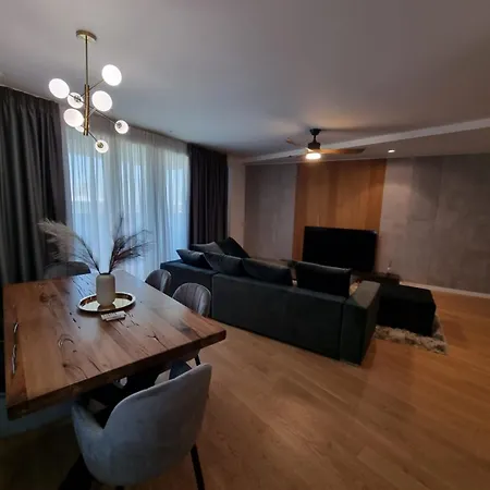 New Luxury Tourist Aviatiei Tower * Bukarest