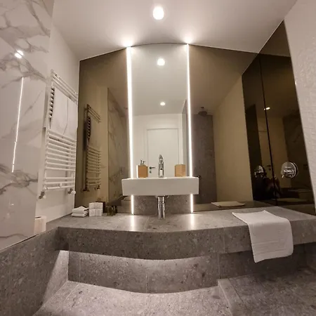 New Luxury Tourist Aviatiei Tower *