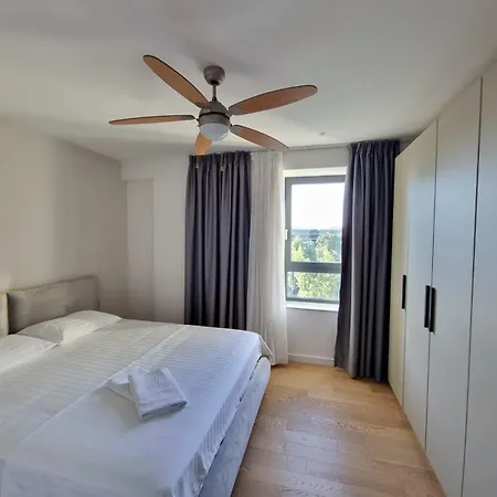 New Luxury Tourist Aviatiei Tower * Bukarest
