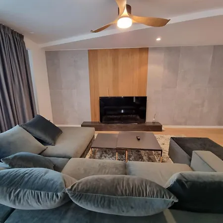 New Luxury Tourist Aviatiei Tower * Bukarest